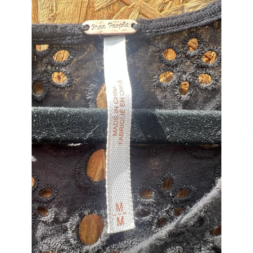 Free People Sleeveless Black And Tan Top Crochet Detail Size Medium